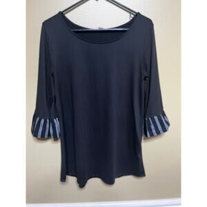 Size large Betsy Boutique Shop Top